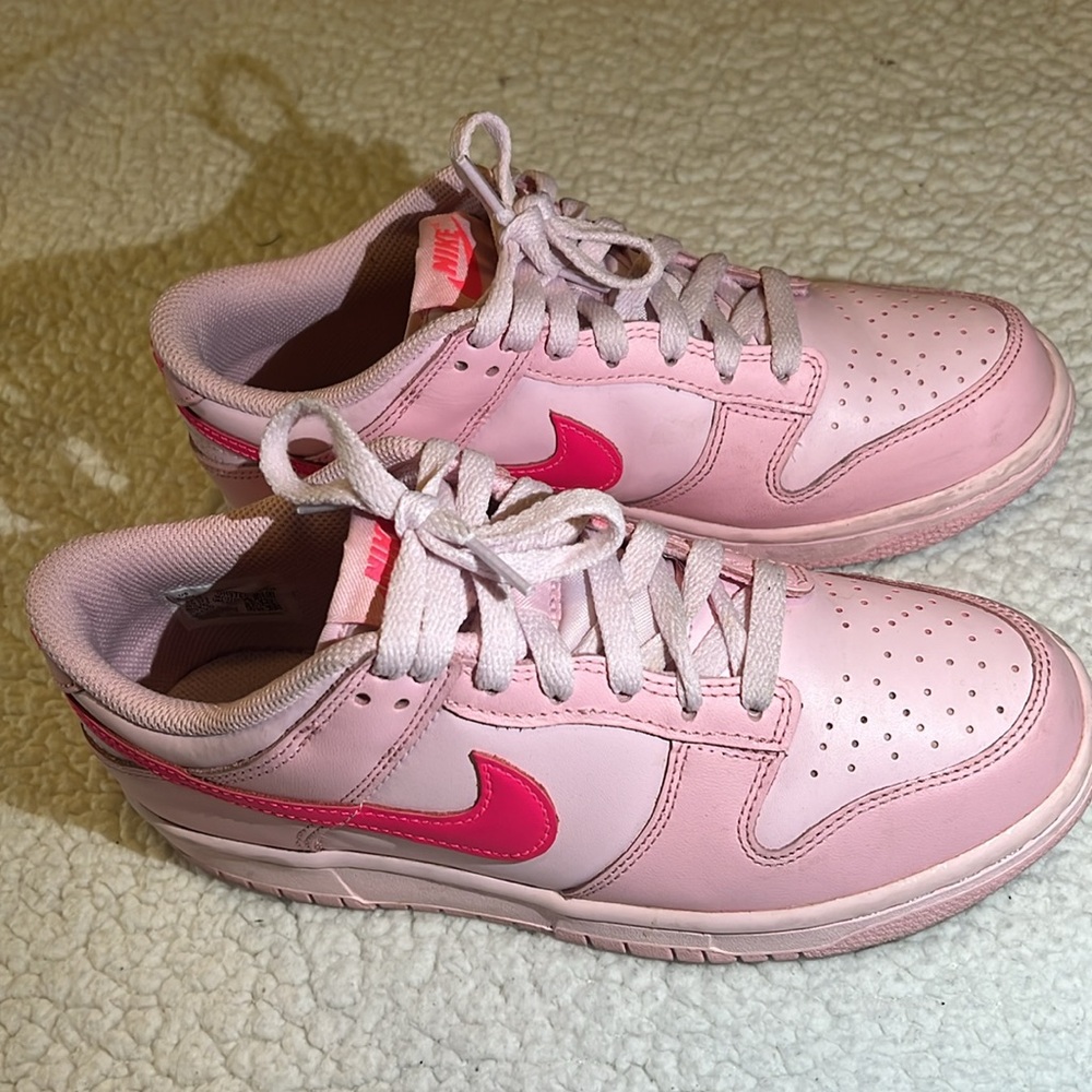 Pink Nike dunks - Picture 2 of 6